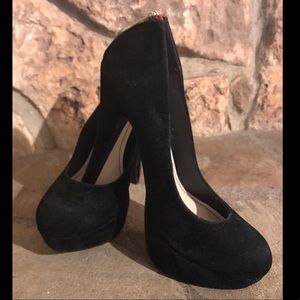 Bamboo faux black heels w/ red zipper back S: 9